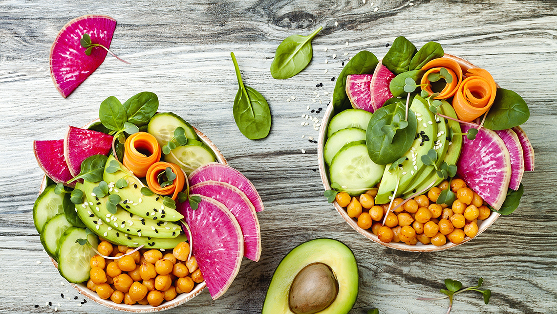 Vegan,,Detox,Buddha,Bowl,Recipe,With,Avocado,,Carrots,,Spinach,,Chickpeas